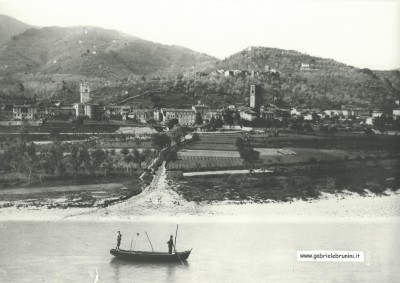 QUELLA BARCA CHE FACEVA ATTRAVERSARE IL FIUME...