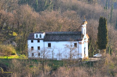 LA MADONNA DI SERRA, UNA LUCE NELLA NOTTE...
