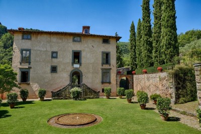 CATUREGLIO, UNA VILLA ANTICA SOPRA BORGO A ...