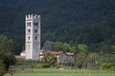 L'antenna di telefonia a Diecimo: il terreno ...